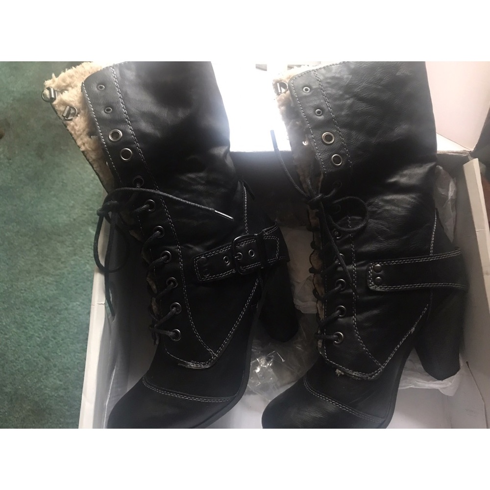 Black nine west faux fur lined booties